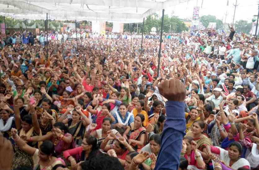 छत्तीसगढ़ और मध्यप्रदेश के शिक्षाकर्मी संयुंक्त मोर्चा बनाकर करेंगे हड़ताल