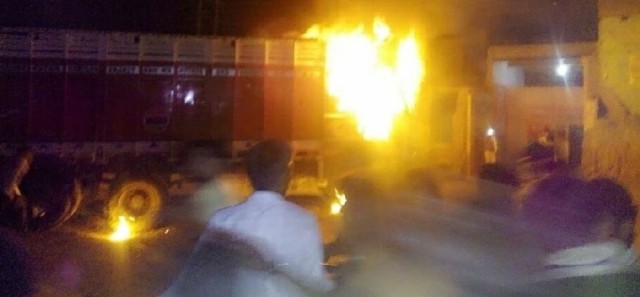 बलरामपुर: नक्सलियों ने बॉक्साइट खदान के 6 वाहनों में लगाई आग