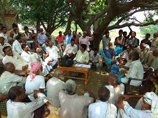 ग्राम पंचायतों से पैसे मांगने वाले सरकार के फैसले के खिलाफ एक हुए सरपंच 