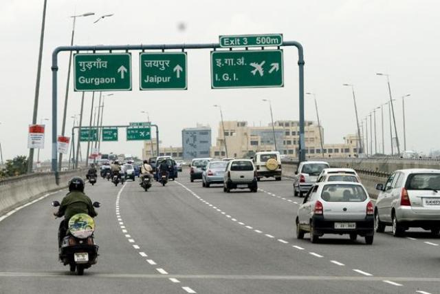 देशभर के टोल प्लाजा कर्मियों को कुशल व्यवहार की ट्रेनिंग देगा NHAI