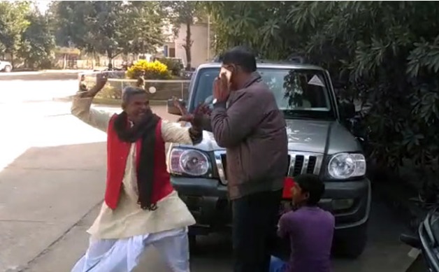 भाजपा नेता की गुंडागर्दी, ट्रांसपोर्ट अधिकारी को मारा थप्पड़, गालियां दी देखें वीडियो