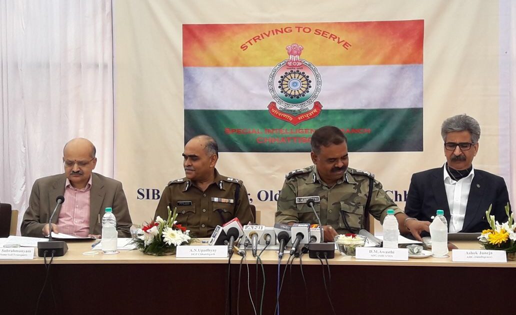 नक्सल डीजी अवस्थी बोले नक्सली क्षेत्रों में सड़कें पूरी होते ही नक्सलवाद खत्म