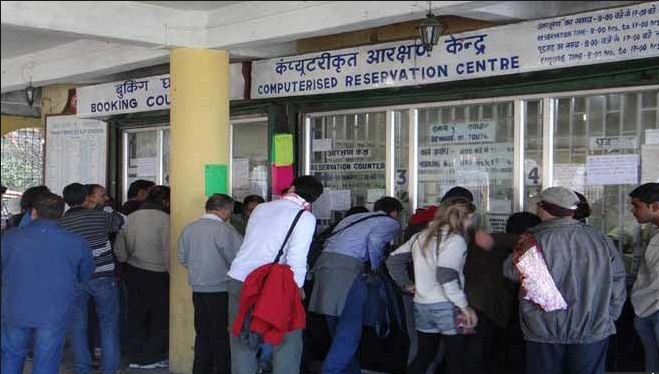 जितना पहले कटाएंगे रेल टिकट, उतना कम हो सकता है किराया