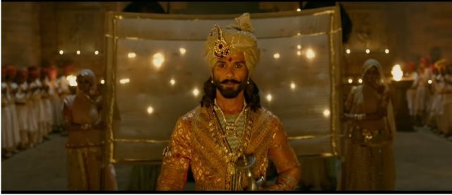 विरोध और हंगामे के बीच पद्मावत ने 2 दिन में कमा डाले 51 करोड़