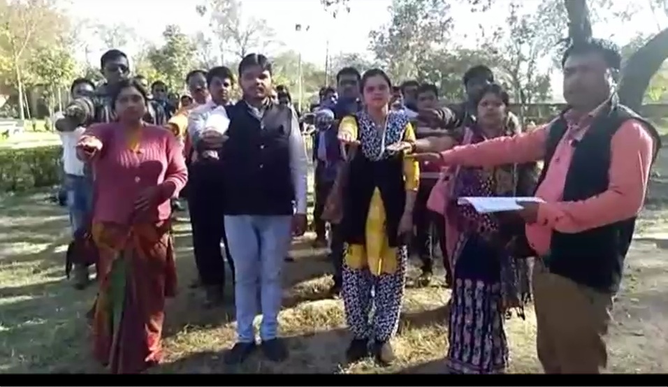 अतिथि शिक्षकों का भाजपा सरकार के खिलाफ अभियान चलाने का वीडियो वायरल