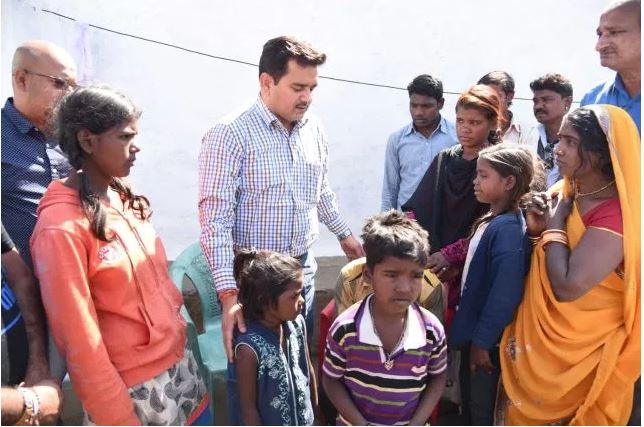 सुसाइड नोट पढ़कर कलेक्टर की आंखे भी हुई नम