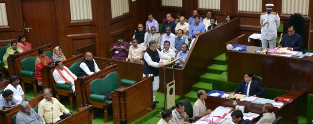 बजट सत्र का पाचवां दिन: विपक्ष आज गाय,जाति और धान के मुद्दों पर सरकार को घेरेगी