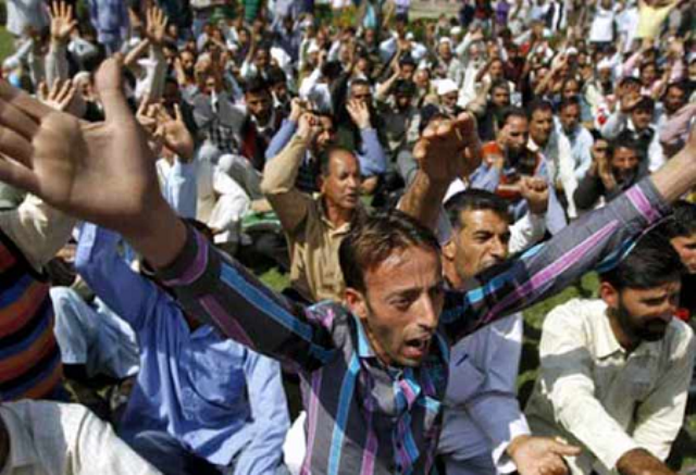 संविदा स्वास्थ्य कर्मचारी मनाएंगे काला दिवस, नियमितीकरण की मांग पर लामबंद