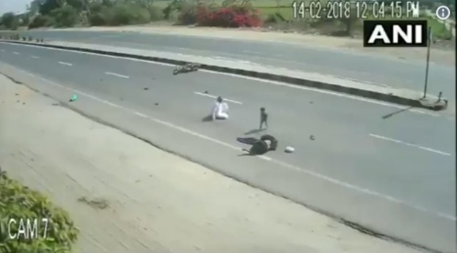 सड़क हादसे का ये वीडियो देखकर आपका भगवान पर बढ़ जाएगा भरोसा