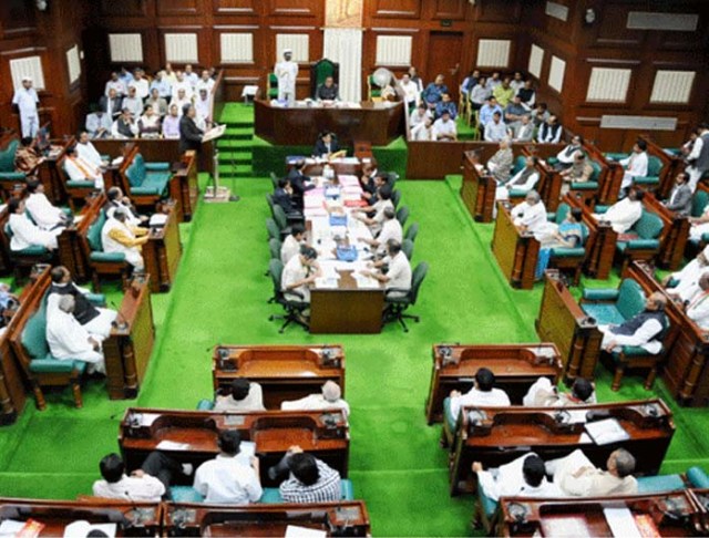 कोंटा फूड प्वाइजनिंग पर कवासी लखमा ने सदन में अजय चंद्राकर को घेरा
