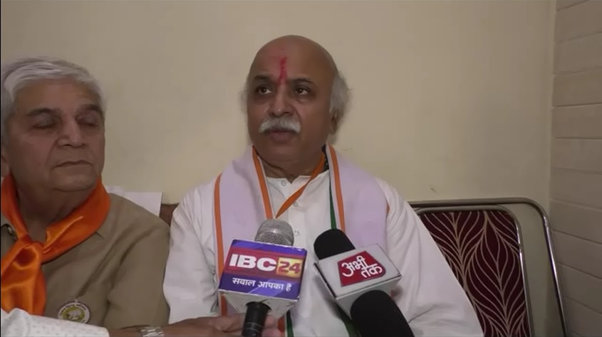 छत्तीसगढ़ में दहाड़े विश्व हिन्दू परिषद के अध्यक्ष प्रवीण तोगड़िया, मोदी पर साधा निशाना