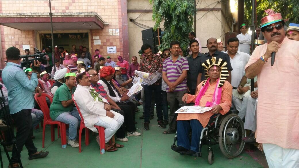 अजीत जोगी ने मनाई सूखी होली, पत्रकारों से की मुलाकात