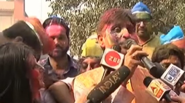 कुमार विश्वास ने मोदी, राहुल, शिवराज, केजरीवाल को क्या मस्त लपेटा है, देखें वीडियो