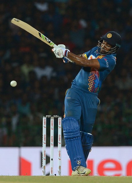 ट्राई सीरीज के पहले टी-20 मैच में श्रीलंका ने भारत को 5 विकेट से हराया