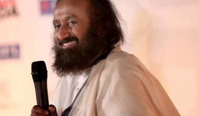 अयोध्या में राम मंदिर बनकर रहेगा, मुद्दे से नहीं हटेंगे पीछे- श्री श्री रविशंकर