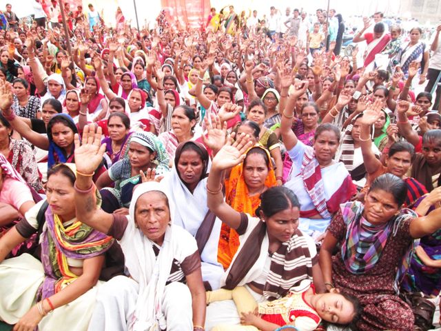 संविदा स्वास्थ्यकर्मियों की हड़ताल के साइड इफेक्ट, वक्त पर इलाज नहीं मिलने से मासूम की मौत