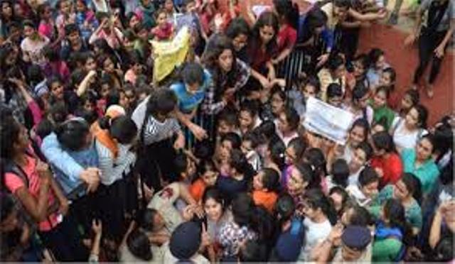 प्रोफेसर्स को देशद्रोही कहने पर कॉलेज ने छात्रा आसमा को एक साल के लिए निष्कासित किया