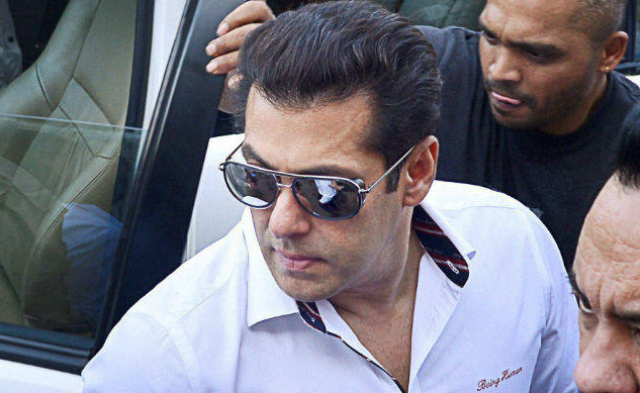 काले हिरण मामले में सलमान खान दोषी करार, पांच साल की सजा