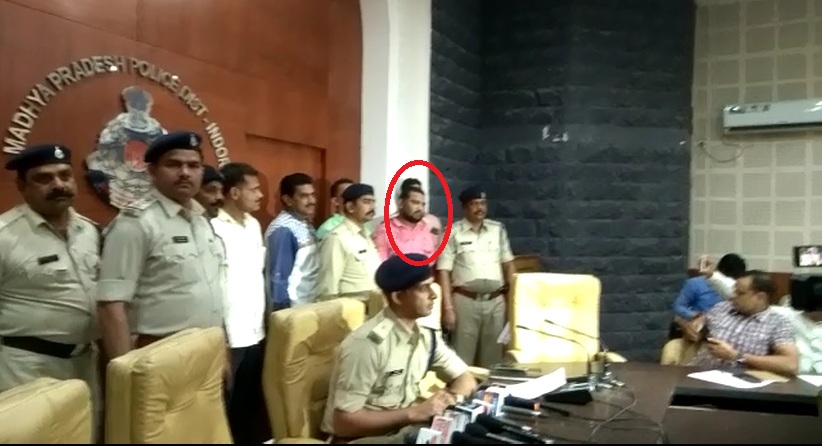 सिमी का हथियार सप्लायर पुलिस की गिरफ्त में, देखें वीडियो