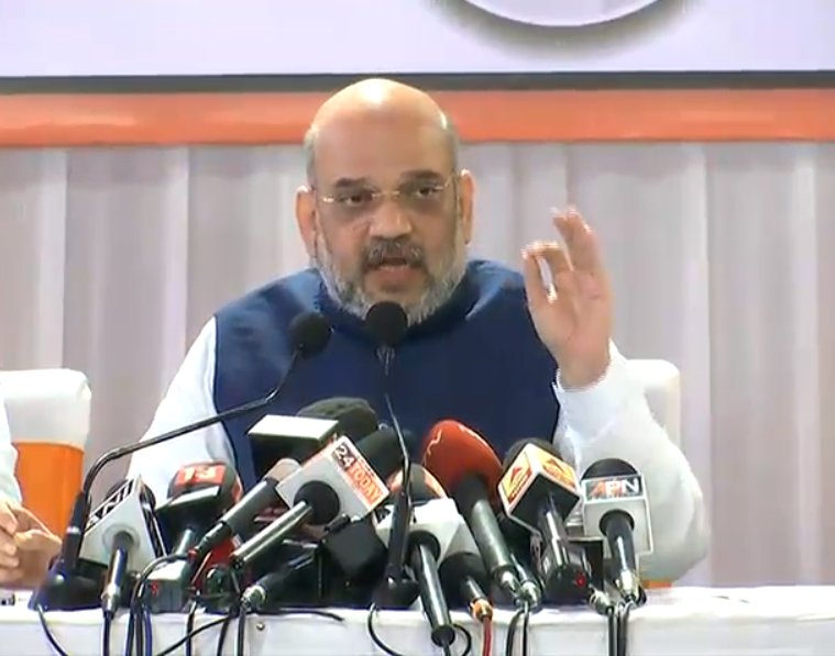 अमित शाह ने की सांप, बिल्ली-नेवले से विपक्ष की तुलना, मोदी को बताया दुनिया का सबसे लोकप्रिय नेता