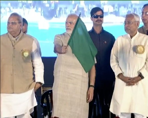 प्रधानमंत्री नरेंद्र मोदी पहुंचे बिहार, चंपारण सत्याग्रह  के सौ साल हुए  पूरे