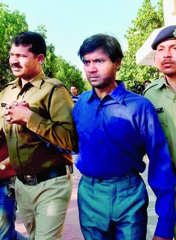 मां-बाप और गर्लफ्रेंड को मारने वाले उदयन को पहचाने से गवाह का इनकार