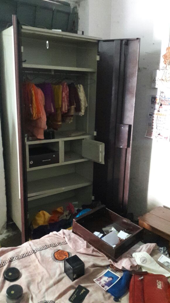 रायपुर में बढ़ा चोरो का आतंक, शटर तोड़कर चोरी को दिया अंजाम