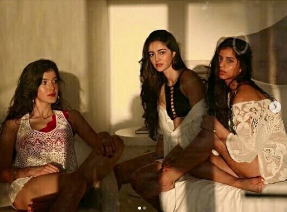 गौरी खान ने बेटी सुहाना के फोटो किये वायरल ,लांचिंग की अटकले तेज