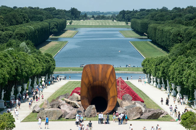 अनीश की कलाकृति पर बवाल