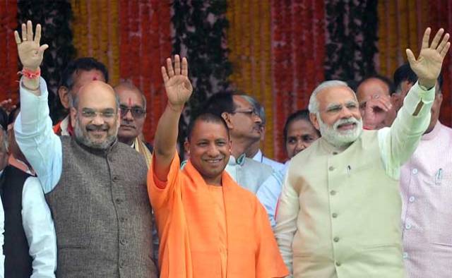 कर्नाटक में मोदी-योगी का धुआंधार चुनाव प्रचार, 6 दिनों में 2 दर्जन सभाएं और रैलियां