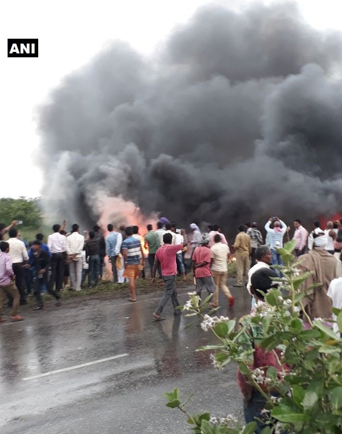 बिहार के मोतिहारी में भीषण सड़क हादसा, बस में लगी आग 27 यात्रियों की मौत