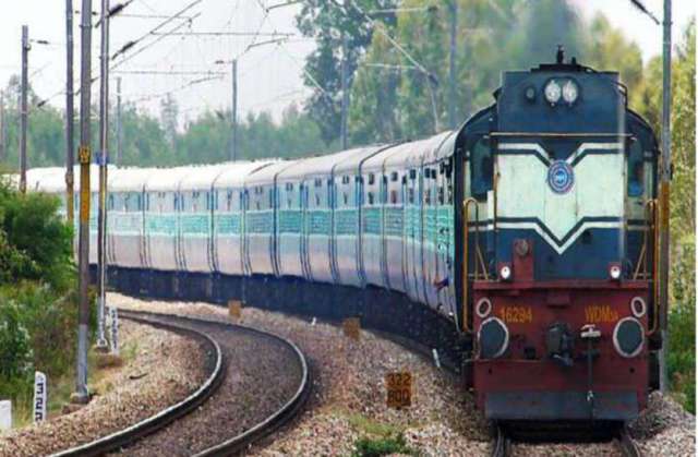 2017-18 में ट्रेनों की लेटलतीफी ने तोड़ा 3 साल का रिकॉर्ड