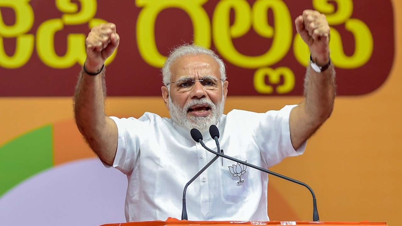 मोदी का हमला- सोने का चम्मच लेकर पैदा हुए हैं, उन्हें गरीबों का दुख नहीं दिखता