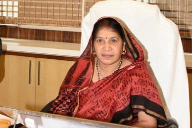 हेलीकॉप्टर से उतरते वक्त मंत्री रमशीला हादसे की शिकार, कोयम्बटूर ले जाने की तैयारी