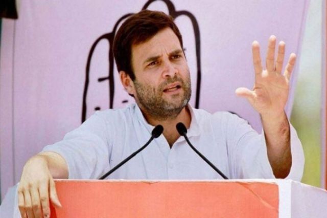 सीतापुर में ये क्या करते नजर आए राहुल गांधी, आप भी देखिए