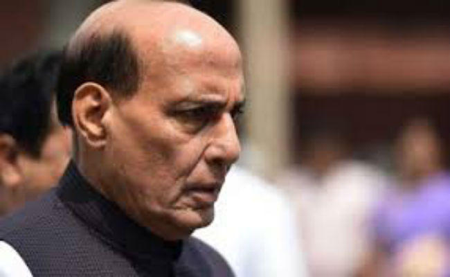 राजनाथ के सतना दौरे में हेलीकॉप्टर लैंडिंग में बिजली लाइन बनी बाधा.. तो 17 गांव की बिजली काटी
