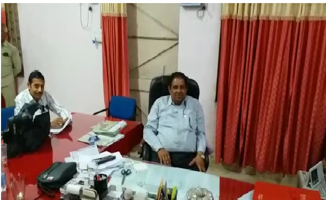 सहकारी बैंक का महा प्रबंधक 50 हजार रुपए रिश्वत लेते गिरफ्तार