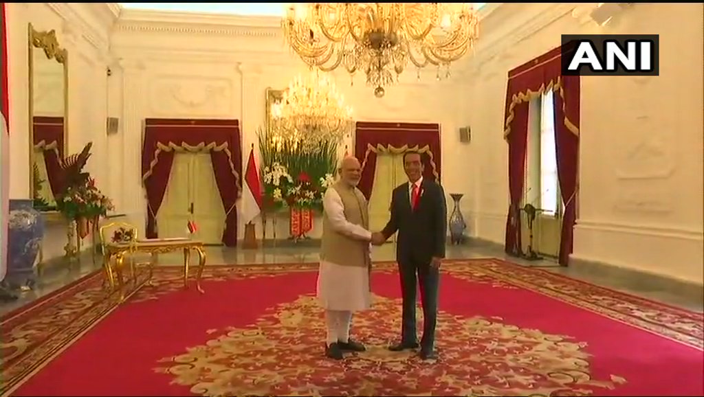 जकार्ता में मोदी का भव्य स्वागत, राष्ट्रपति जोको वीडोडो से अहम मुद्दों पर होगी चर्चा