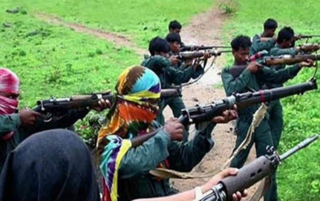 नक्सलियों ने जन अदालत में की पूर्व सरपंच की हत्या