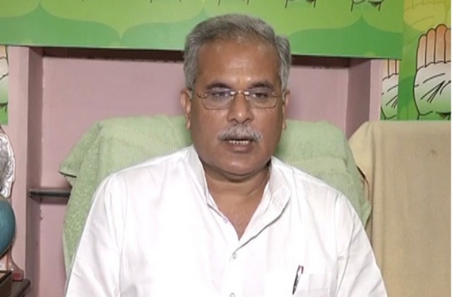 भूपेश ने फिर साधा निशाना, कहा- सरकार विद्यालय बंद कर खोल रही है मदिरालय