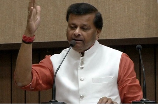 पवैया का ज्योतिरादित्य पर तंज- दूल्हा बनने हल्दी-उबटन लगा रखे हैं, लेकिन घोड़ी कोई और चढ़ गया