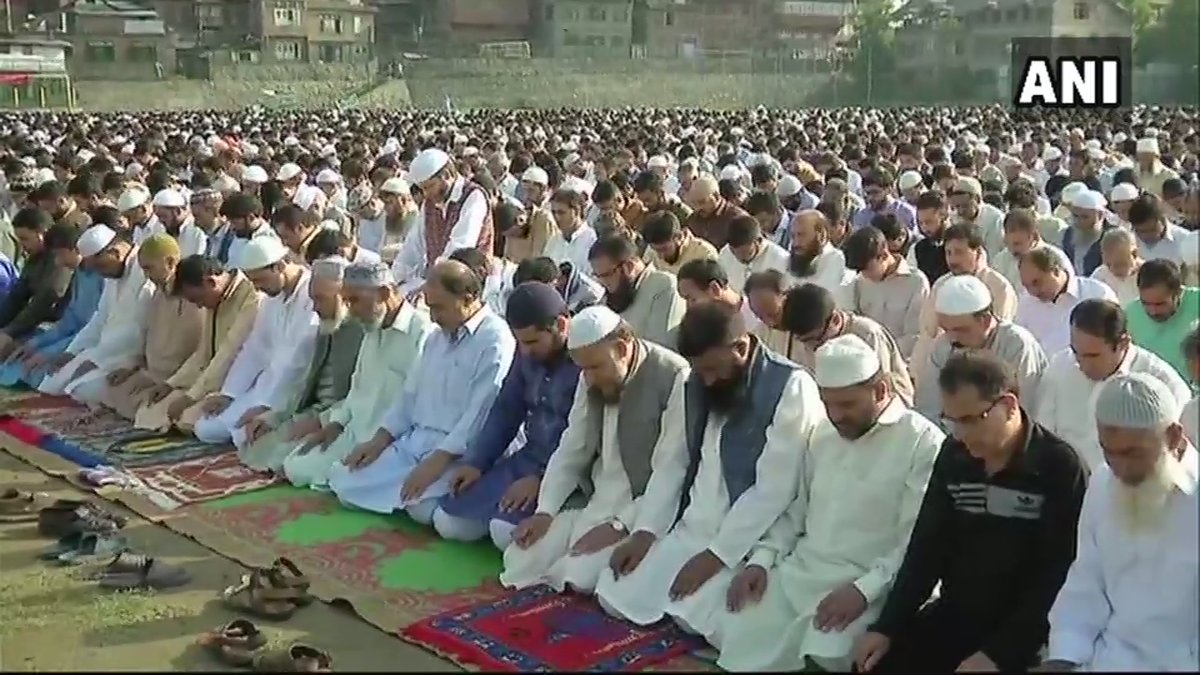 देशभर में आज मनाई जा रही ईद, राष्ट्रपति ने देशवासियों को दी बधाई