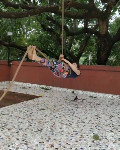 अदा शर्मा ने दिखाई अपनी एक और अदा, वीडियो वायरल