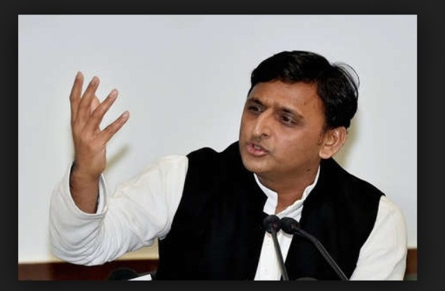 अखिलेश के सरकारी बंगले में तोड़फोड़ का मामला पहुंचा अदालत में, सरकार से मांगी रिपोर्ट