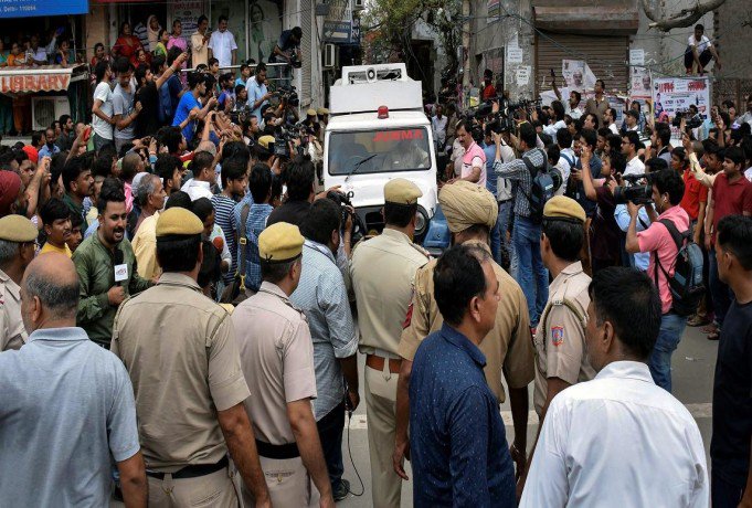 परमात्मा में लीन होने  बुराड़ी परिवार के 11 लोगों ने एक साथ  लगाई थी फांसी
