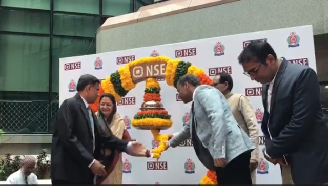 इंदौर नगर निगम नेशनल स्टॉक एक्सचेंज में लिस्टेड, सीएम शिवराज ने घंटा बजाकर कराई लिस्टिंग