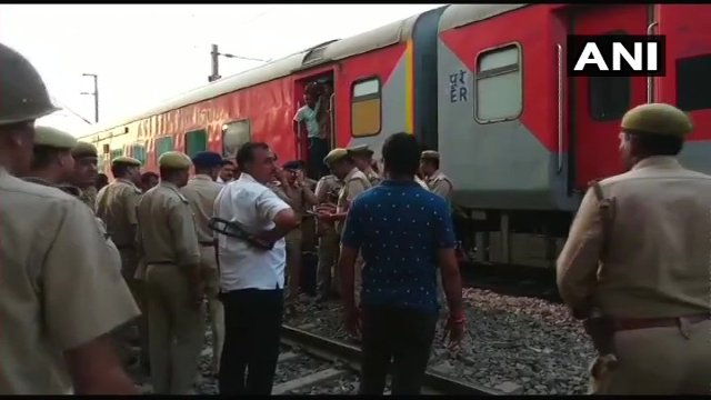 राजधानी एक्सप्रेस में बम की सूचना से हड़कंप, बीच रास्ते में रोककर की गई जांच