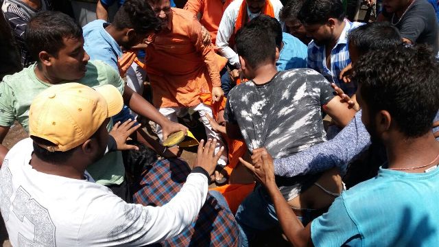 भाजयुमो कार्यकर्ताओं ने की स्वामी अग्निवेश की पिटाई, ये लगाया आरोप