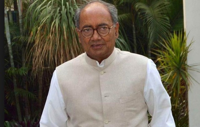 दिग्विजय ने शिवराज को दी चुनौती- खुले मंच पर मेरे और अपने कार्यकाल को लेकर कर लें बहस