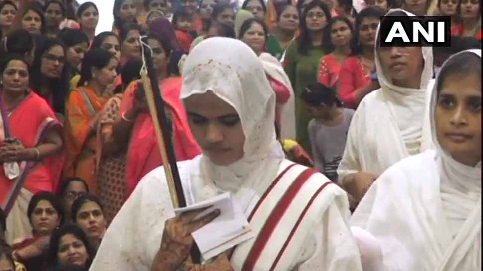 MBBS गोल्ड मेडलिस्ट हिना ने ली जैन साध्वी की दीक्षा, अरबपति परिवार से रखती हैं ताल्लुक